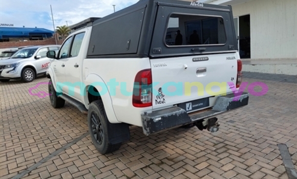 Buy Used Toyota Hilux White Car in Kinshasa in Kinshasa Buy Used Toyota Hilux White Car in Kinshasa in Kinshasa