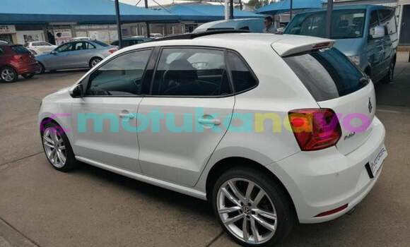 Buy Used Volkswagen Polo White Car in Kinshasa in Kinshasa Buy Used Volkswagen Polo White Car in Kinshasa in Kinshasa