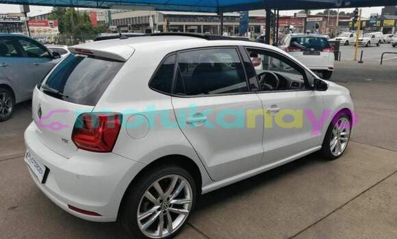 Buy Used Volkswagen Polo White Car in Kinshasa in Kinshasa Buy Used Volkswagen Polo White Car in Kinshasa in Kinshasa