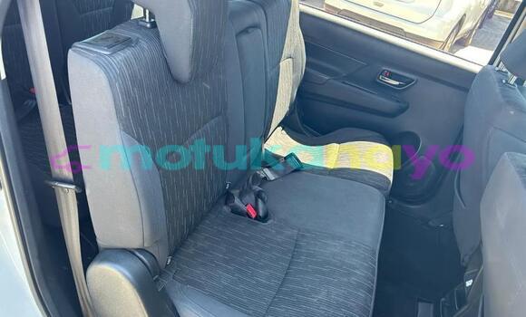 Buy Used Suzuki Ertiga White Car in Kinshasa in Kinshasa Buy Used Suzuki Ertiga White Car in Kinshasa in Kinshasa