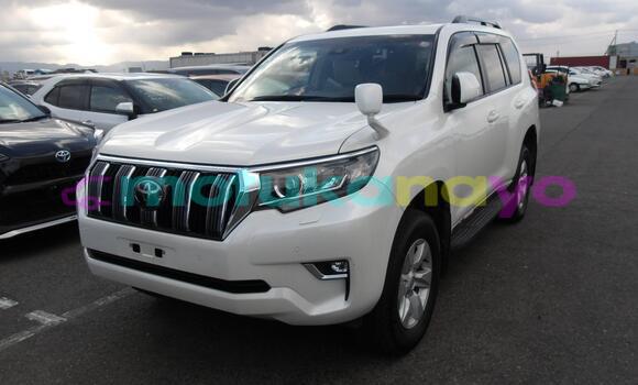 Buy Used Toyota Land Cruiser Prado White Car in Kinshasa in Kinshasa Buy Used Toyota Land Cruiser Prado White Car in Kinshasa in Kinshasa