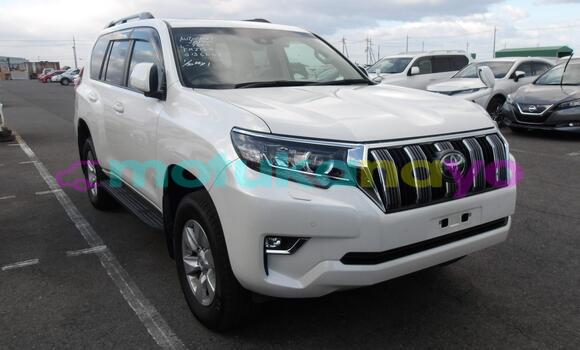 Buy Used Toyota Land Cruiser Prado White Car in Kinshasa in Kinshasa Buy Used Toyota Land Cruiser Prado White Car in Kinshasa in Kinshasa