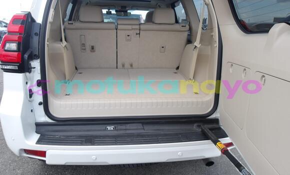 Buy Used Toyota Land Cruiser Prado White Car in Kinshasa in Kinshasa Buy Used Toyota Land Cruiser Prado White Car in Kinshasa in Kinshasa