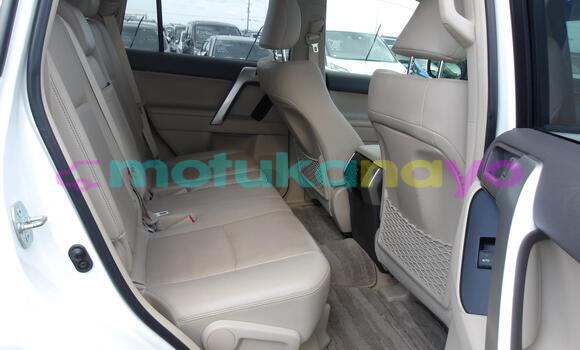 Buy Used Toyota Land Cruiser Prado White Car in Kinshasa in Kinshasa Buy Used Toyota Land Cruiser Prado White Car in Kinshasa in Kinshasa