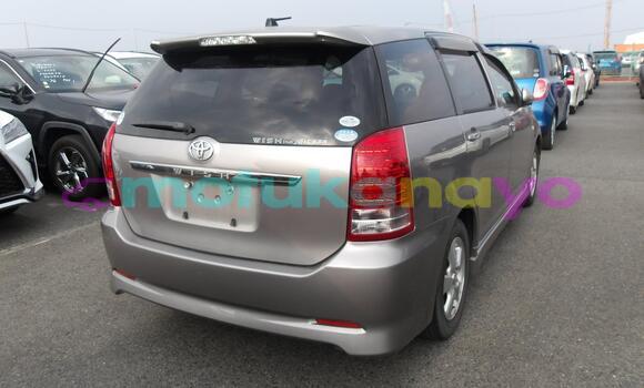 Buy Used Toyota Wish Silver Car in Kinshasa in Kinshasa Buy Used Toyota Wish Silver Car in Kinshasa in Kinshasa
