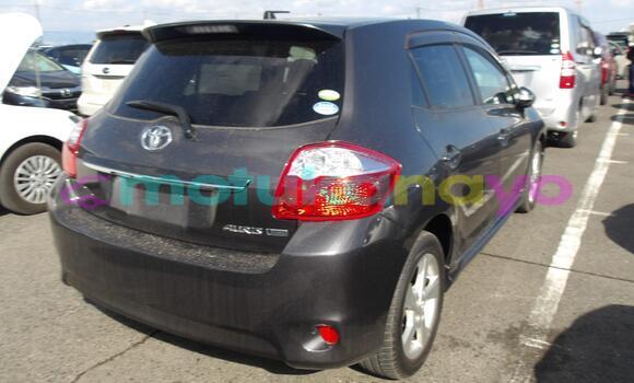 Buy Used Toyota Auris Silver Car in Kinshasa in Kinshasa Buy Used Toyota Auris Silver Car in Kinshasa in Kinshasa