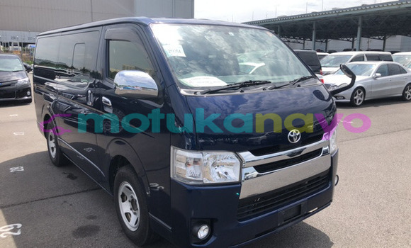 Buy Used Toyota Hiace Silver Car in Kinshasa in Kinshasa Buy Used Toyota Hiace Silver Car in Kinshasa in Kinshasa