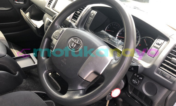 Buy Used Toyota Hiace Silver Car in Kinshasa in Kinshasa Buy Used Toyota Hiace Silver Car in Kinshasa in Kinshasa