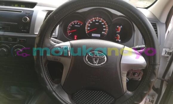 Buy Used Toyota Hilux White Car in Kinshasa in Kinshasa Buy Used Toyota Hilux White Car in Kinshasa in Kinshasa