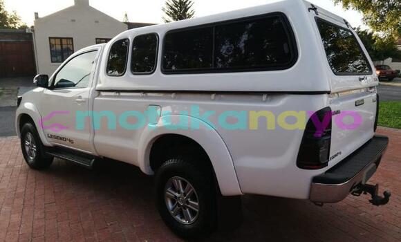 Buy Used Toyota Hilux White Car in Kinshasa in Kinshasa Buy Used Toyota Hilux White Car in Kinshasa in Kinshasa