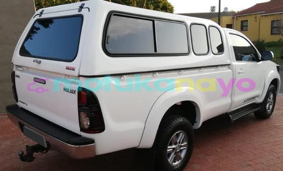 Buy Used Toyota Hilux White Car in Kinshasa in Kinshasa Buy Used Toyota Hilux White Car in Kinshasa in Kinshasa