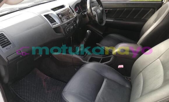 Buy Used Toyota Hilux White Car in Kinshasa in Kinshasa Buy Used Toyota Hilux White Car in Kinshasa in Kinshasa
