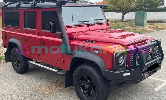 Buy Used Land Rover Defender Red Car in Kinshasa in Kinshasa Buy Used Land Rover Defender Red Car in Kinshasa in Kinshasa