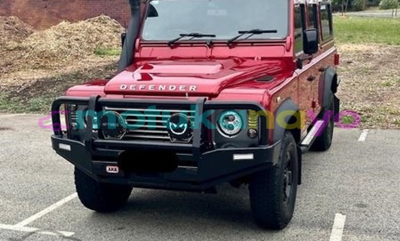 Buy Used Land Rover Defender Red Car in Kinshasa in Kinshasa Buy Used Land Rover Defender Red Car in Kinshasa in Kinshasa