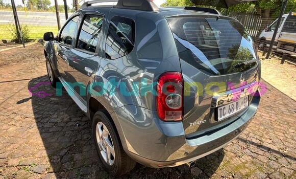 Buy Used Renault Duster Silver Car in Kinshasa in Kinshasa Buy Used Renault Duster Silver Car in Kinshasa in Kinshasa