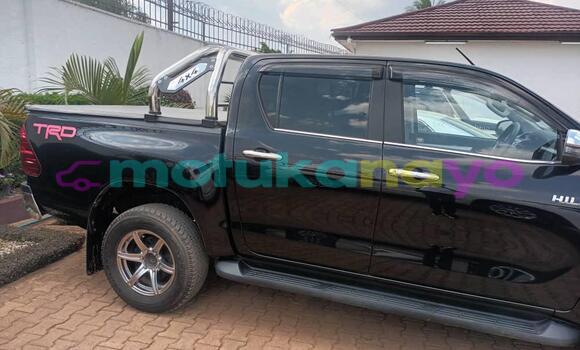 Acheter Occasion Voiture Toyota Hilux Noir à Lubumbashi, Katanga Acheter Occasion Voiture Toyota Hilux Noir à Lubumbashi, Katanga
