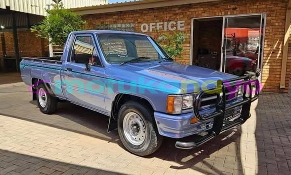 Buy Used Toyota Hilux Blue Car in Kinshasa in Kinshasa Buy Used Toyota Hilux Blue Car in Kinshasa in Kinshasa