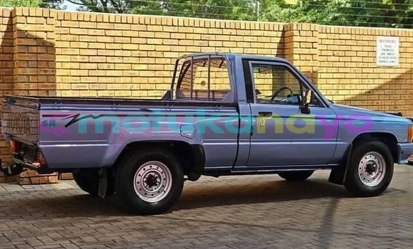 Buy Used Toyota Hilux Blue Car in Kinshasa in Kinshasa Buy Used Toyota Hilux Blue Car in Kinshasa in Kinshasa