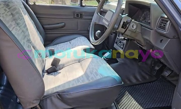 Buy Used Toyota Hilux Blue Car in Kinshasa in Kinshasa Buy Used Toyota Hilux Blue Car in Kinshasa in Kinshasa
