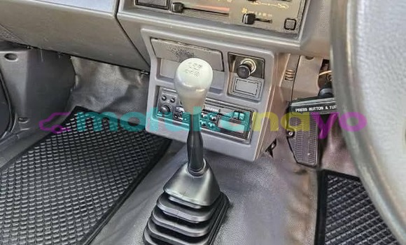 Buy Used Toyota Hilux Blue Car in Kinshasa in Kinshasa Buy Used Toyota Hilux Blue Car in Kinshasa in Kinshasa