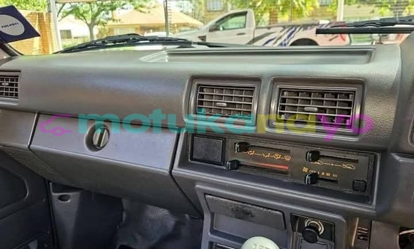 Buy Used Toyota Hilux Blue Car in Kinshasa in Kinshasa Buy Used Toyota Hilux Blue Car in Kinshasa in Kinshasa