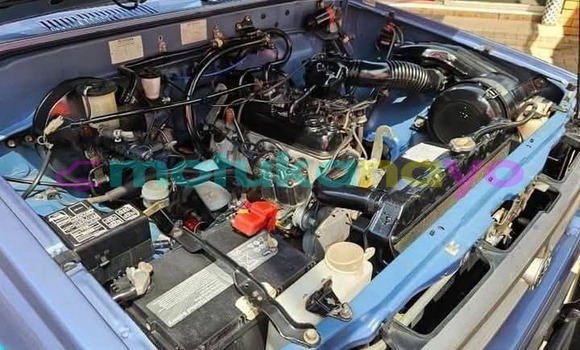 Buy Used Toyota Hilux Blue Car in Kinshasa in Kinshasa Buy Used Toyota Hilux Blue Car in Kinshasa in Kinshasa