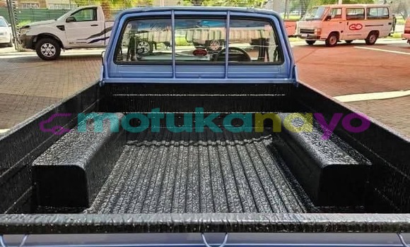 Buy Used Toyota Hilux Blue Car in Kinshasa in Kinshasa Buy Used Toyota Hilux Blue Car in Kinshasa in Kinshasa