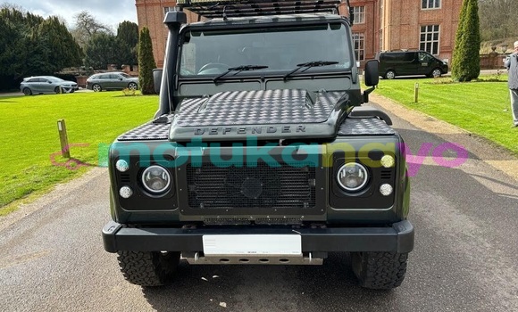 Buy Used Land Rover Defender Green Car in Kinshasa in Kinshasa Buy Used Land Rover Defender Green Car in Kinshasa in Kinshasa