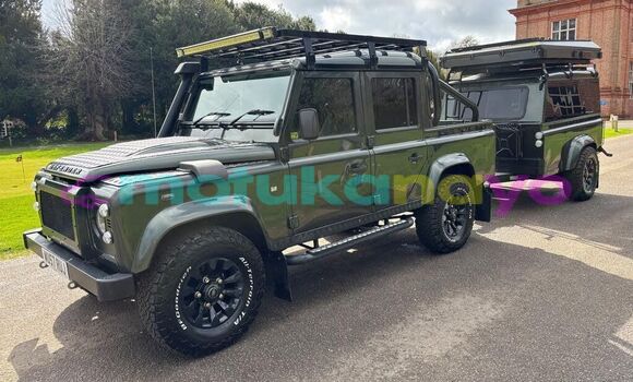 Buy Used Land Rover Defender Green Car in Kinshasa in Kinshasa Buy Used Land Rover Defender Green Car in Kinshasa in Kinshasa