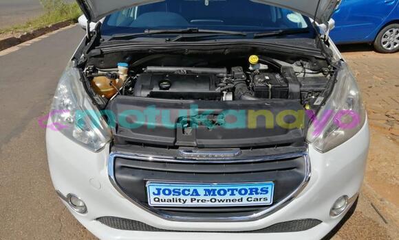 Buy Used Peugeot 208 Silver Car in Kinshasa in Kinshasa Buy Used Peugeot 208 Silver Car in Kinshasa in Kinshasa