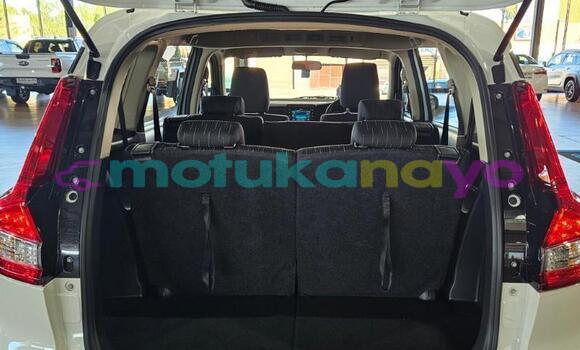 Buy Used Suzuki Ertiga White Car in Kinshasa in Kinshasa Buy Used Suzuki Ertiga White Car in Kinshasa in Kinshasa