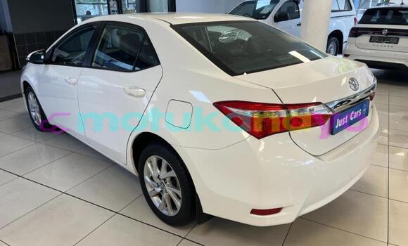Buy Used Toyota Corolla White Car in Kinshasa in Kinshasa Buy Used Toyota Corolla White Car in Kinshasa in Kinshasa