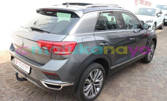Buy Used Volkswagen T-Roc Other Car in Kinshasa in Kinshasa Buy Used Volkswagen T-Roc Other Car in Kinshasa in Kinshasa