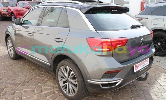 Buy Used Volkswagen T-Roc Other Car in Kinshasa in Kinshasa Buy Used Volkswagen T-Roc Other Car in Kinshasa in Kinshasa