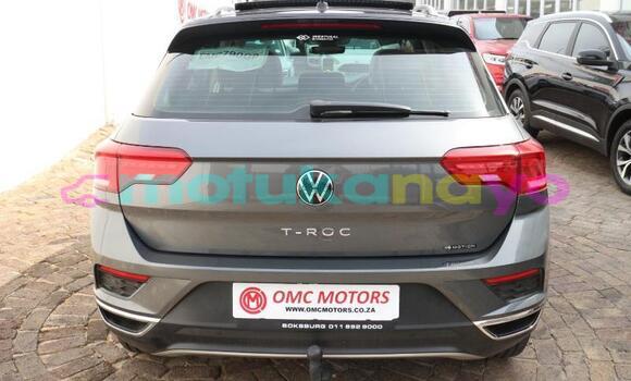 Buy Used Volkswagen T-Roc Other Car in Kinshasa in Kinshasa Buy Used Volkswagen T-Roc Other Car in Kinshasa in Kinshasa