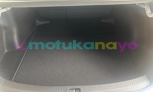 Buy Used Toyota Corolla White Car in Kinshasa in Kinshasa Buy Used Toyota Corolla White Car in Kinshasa in Kinshasa