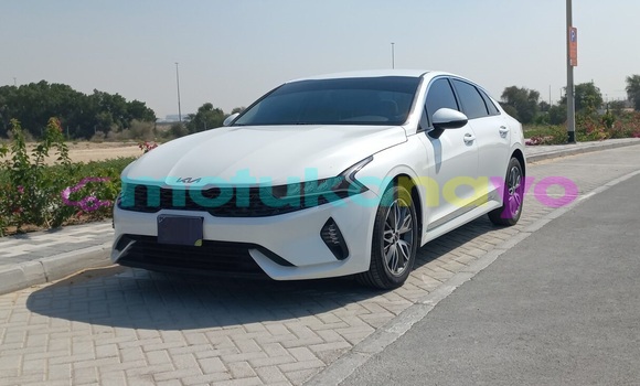 Buy Used Kia K5 White Car in Kinshasa in Kinshasa Buy Used Kia K5 White Car in Kinshasa in Kinshasa