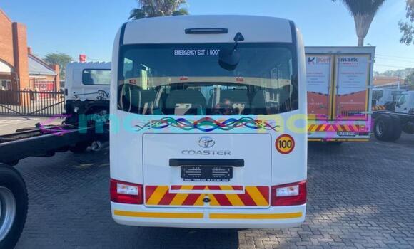 Buy Used Toyota Coaster White Car in Kinshasa in Kinshasa Buy Used Toyota Coaster White Car in Kinshasa in Kinshasa