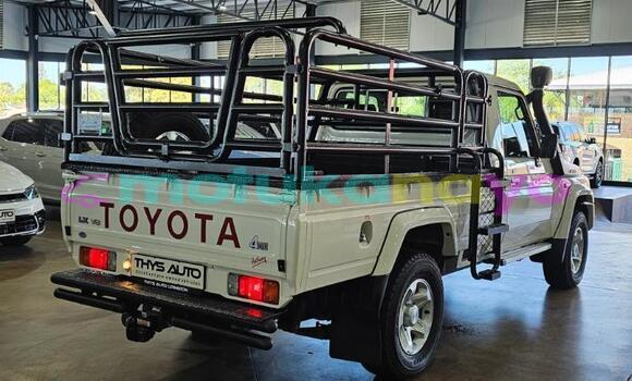 Buy Used Toyota Land Cruiser Other Car in Lubumbashi in Katanga Buy Used Toyota Land Cruiser Other Car in Lubumbashi in Katanga