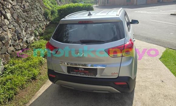 Buy Used Hyundai Creta Silver Car in Kinshasa in Kinshasa Buy Used Hyundai Creta Silver Car in Kinshasa in Kinshasa