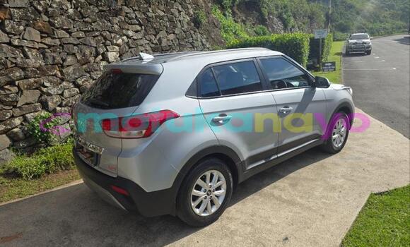 Buy Used Hyundai Creta Silver Car in Kinshasa in Kinshasa Buy Used Hyundai Creta Silver Car in Kinshasa in Kinshasa