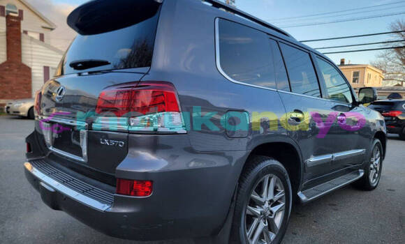 Buy Used Lexus LX 570 Silver Car in Kinshasa in Kinshasa Buy Used Lexus LX 570 Silver Car in Kinshasa in Kinshasa