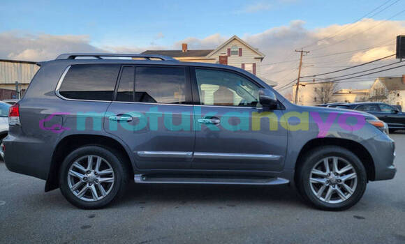 Buy Used Lexus LX 570 Silver Car in Kinshasa in Kinshasa Buy Used Lexus LX 570 Silver Car in Kinshasa in Kinshasa