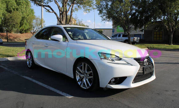Buy Used Lexus IS White Car in Kinshasa in Kinshasa Buy Used Lexus IS White Car in Kinshasa in Kinshasa