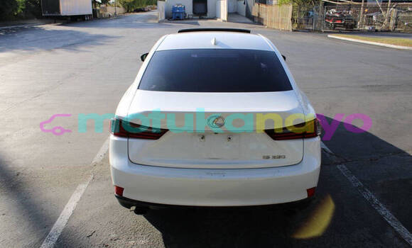 Buy Used Lexus IS White Car in Kinshasa in Kinshasa Buy Used Lexus IS White Car in Kinshasa in Kinshasa