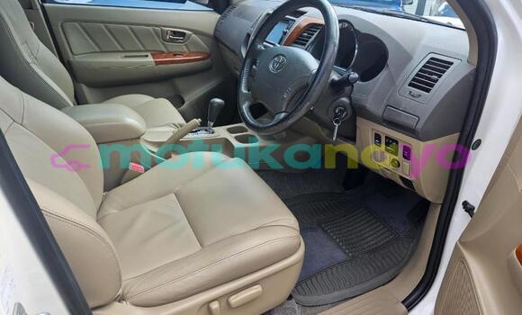 Acheter Occasion Voiture Toyota Hilux Blanc à Kinshasa, Kinshasa Acheter Occasion Voiture Toyota Hilux Blanc à Kinshasa, Kinshasa