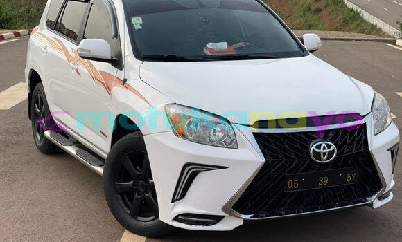 Buy Used Toyota RAV4 White Car in Kinshasa in Kinshasa Buy Used Toyota RAV4 White Car in Kinshasa in Kinshasa