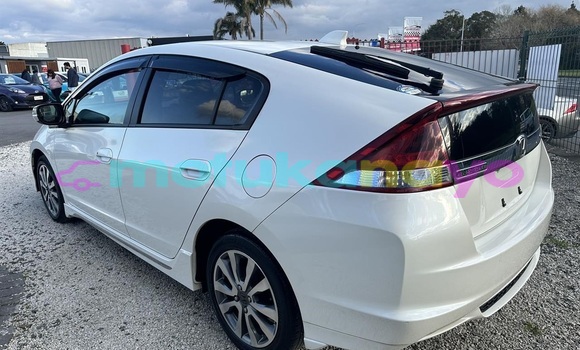 Buy Used Honda Insight White Car in Kinshasa in Kinshasa Buy Used Honda Insight White Car in Kinshasa in Kinshasa