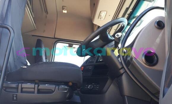 Buy Used DAF CF White Truck in Kinshasa in Kinshasa Buy Used DAF CF White Truck in Kinshasa in Kinshasa