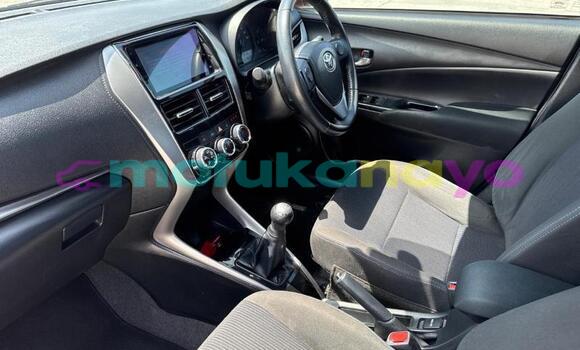 Buy Used Toyota Yaris Brown Car in Kinshasa in Kinshasa Buy Used Toyota Yaris Brown Car in Kinshasa in Kinshasa